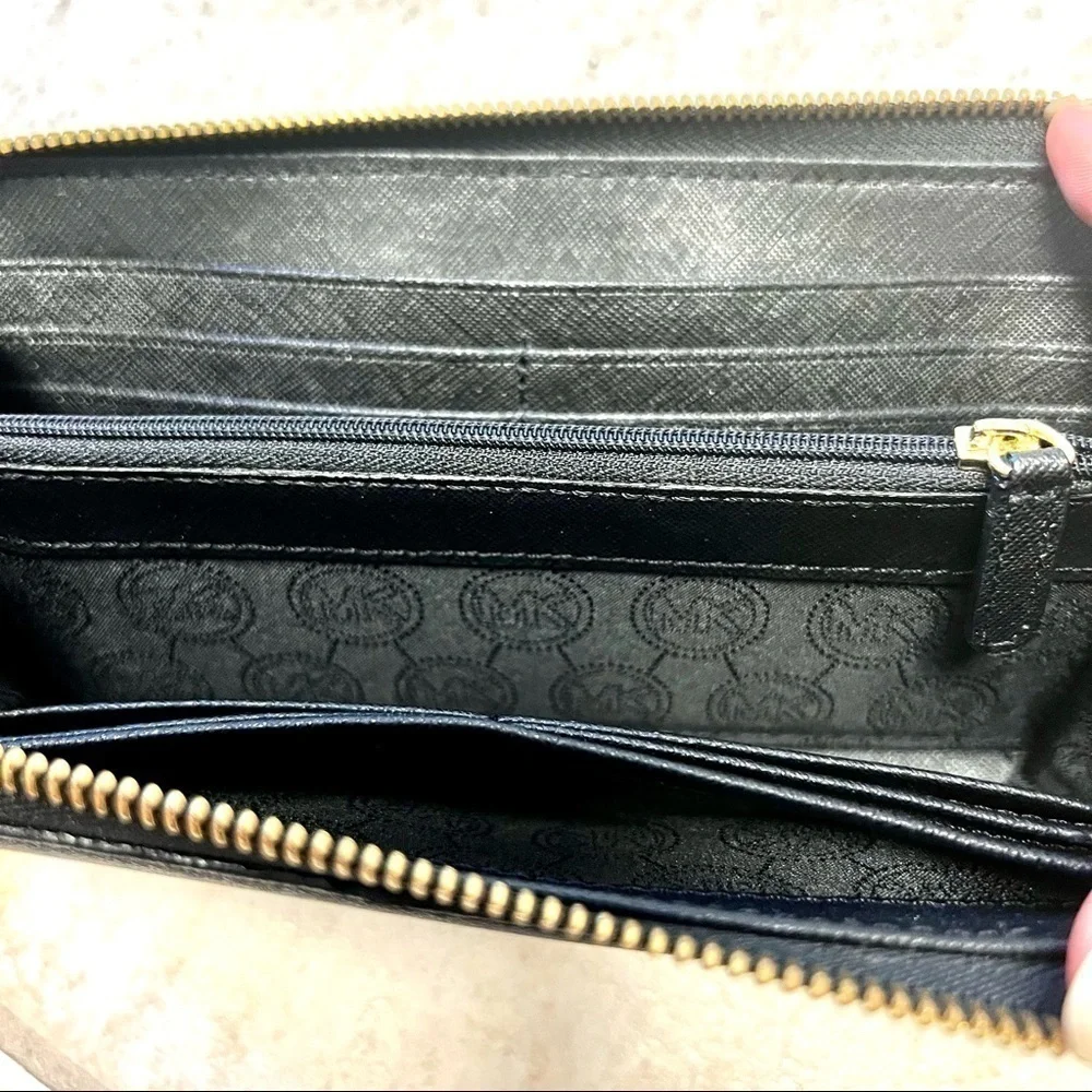 MICHAEL KORS Jet Set Travel Large Crossgrain Leather Wallet black womens